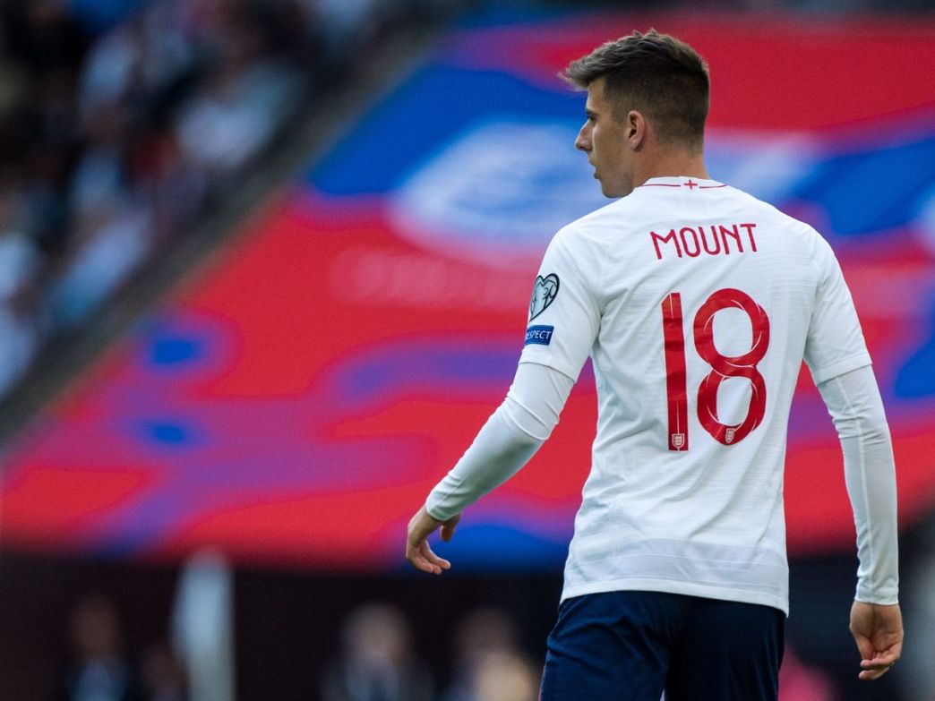 chelseas-mason-mount-battles-