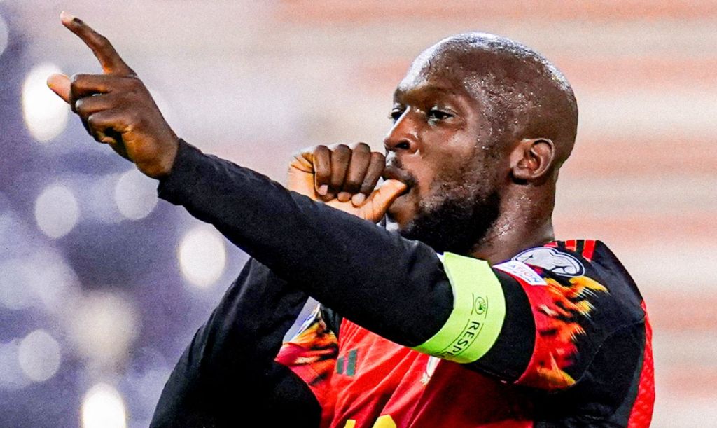 Romelu Lukaku celebrates a goal for Roma.