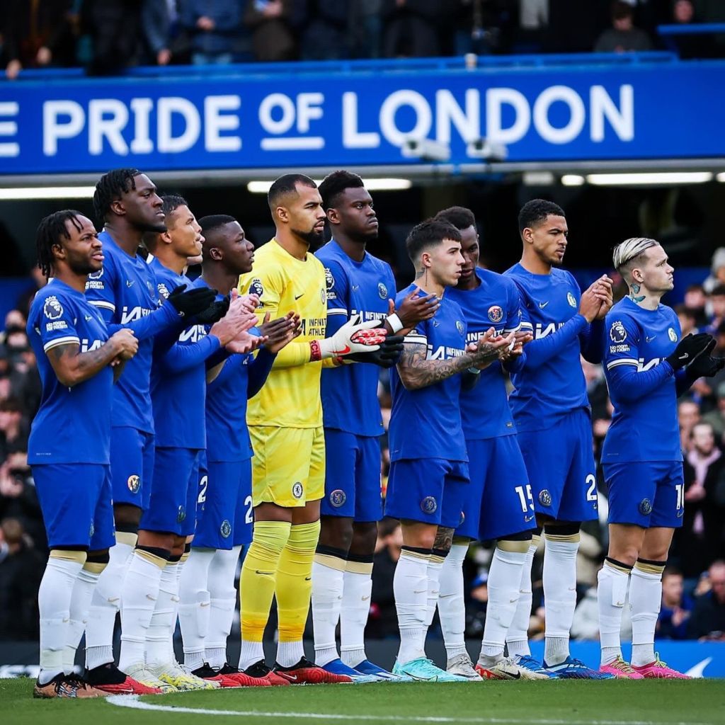 Chelsea line up before kick off.