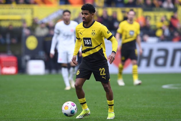 Ian Maatsen playing for Borussia Dortmund.