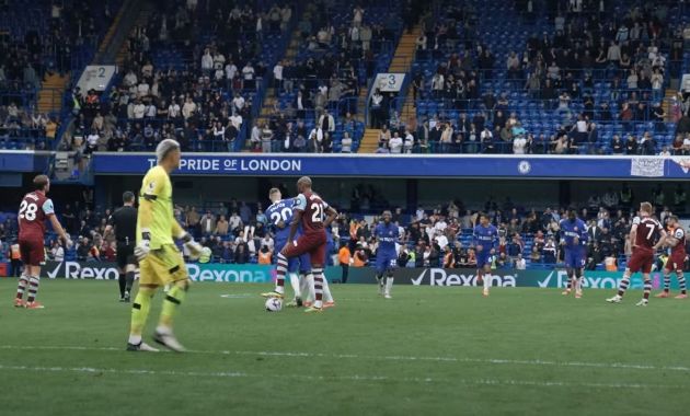 Chelsea players react to Nicolas Jackson's goal being allowed.