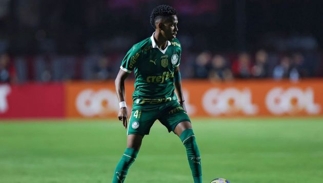 Estevao Willian playing for Palmeiras.