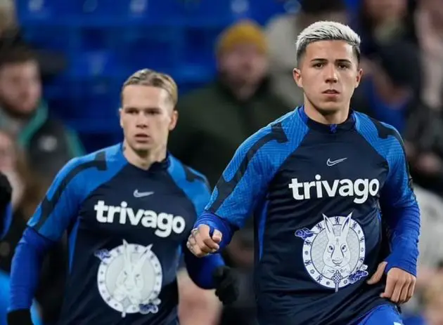 Enzo Fernandez and Mykhailo Mudryk during warmups.