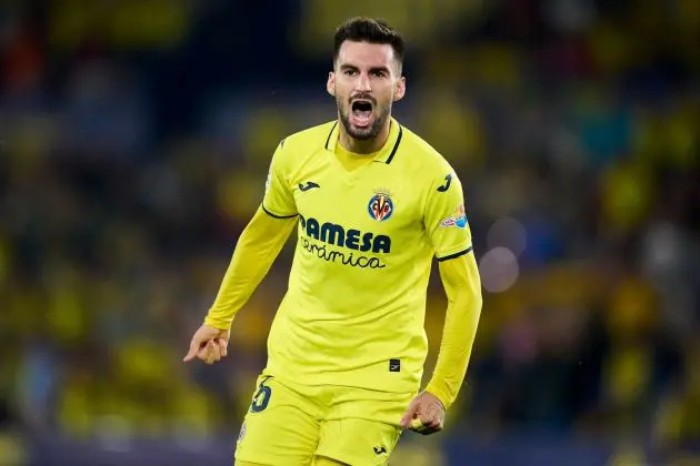 Alex Baena playing for Villareal.