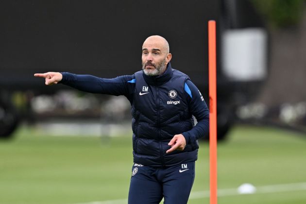 Enzo Maresca in Chelsea training.