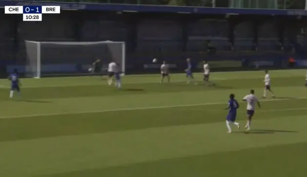 Deivid Washington volleys in against Brentford U21.