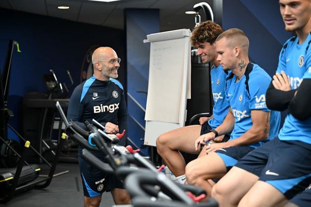 Enzo Maresca chats with his players behind the scenes at Cobham.