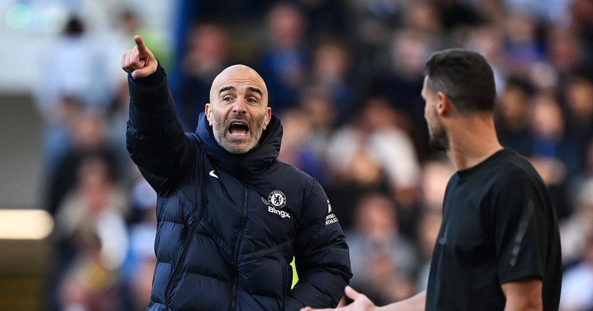 Enzo Maresca gesticulates on the touchline. (Photo by Darren Walsh/Chelsea FC)