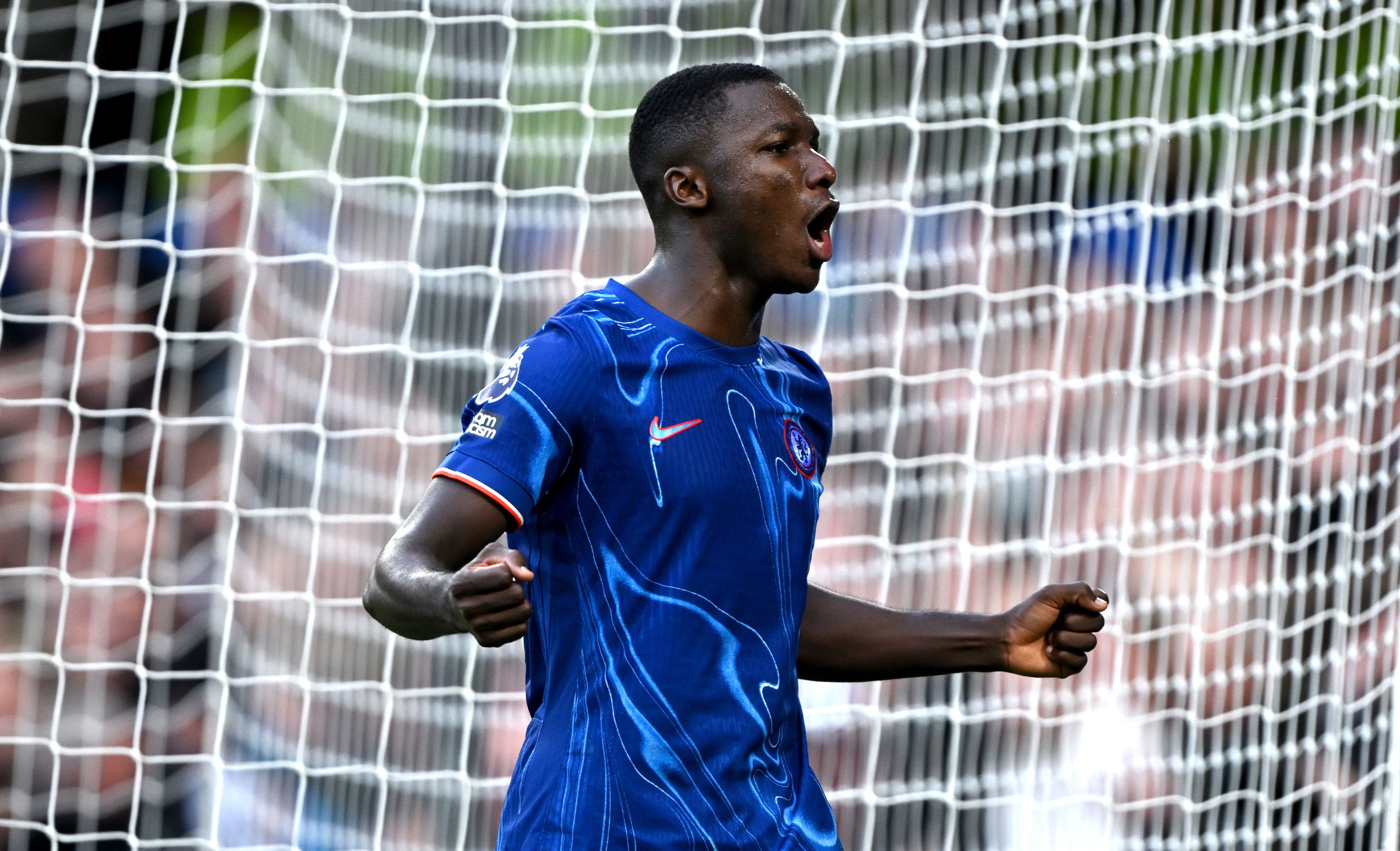 Moises Caicedo celebrates a Chelsea win. (Photo by Mike Hewitt/Getty Images)