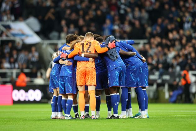 Chelsea in a team huddle ahead of EFL Cup game. (Photo by Ed Sykes/Getty Images)