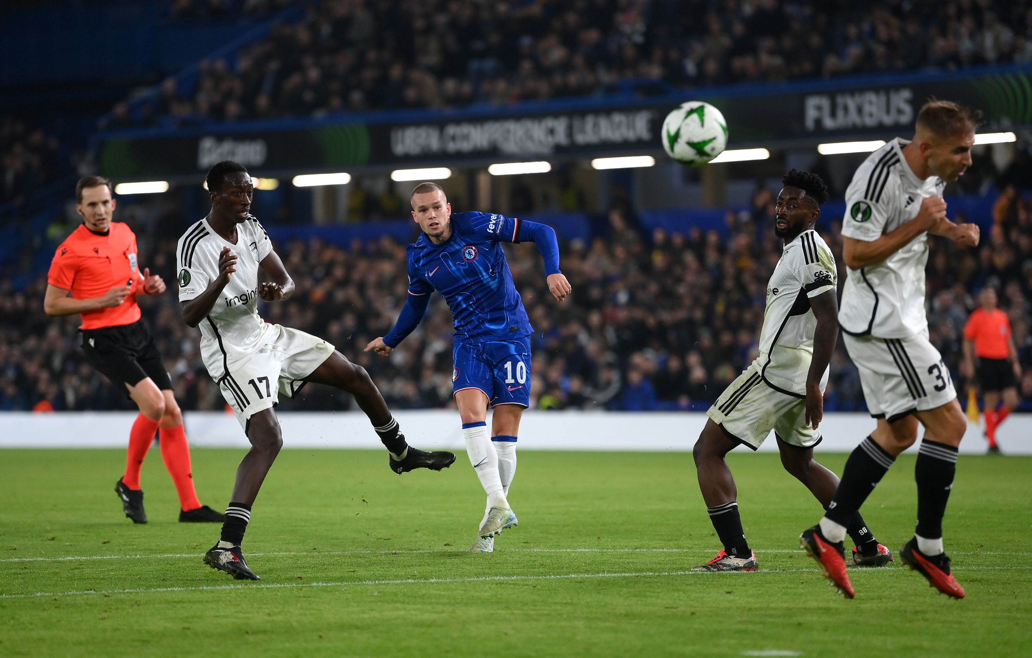 Mykhailo Mudryk puts one in the corner against Noah. (Photo by Mike Hewitt/Getty Images)