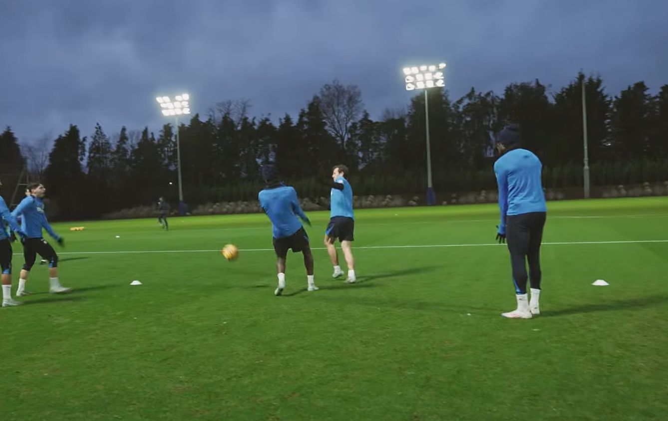 Ben Chilwell messes up an aerial rondo.
