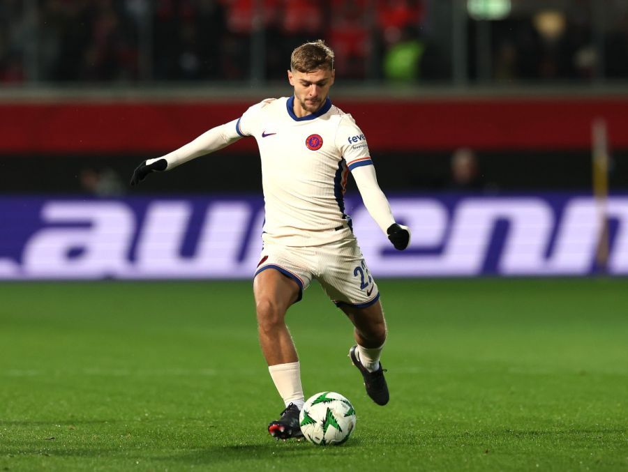 Kiernan Dewsbury-Hall in action for Chelsea (Photo by Alexander Hassenstein/Getty Images)