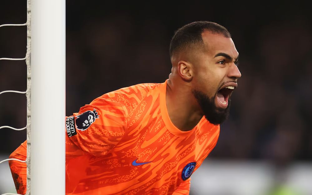 Robert Sanchez lines up a wall at Goodison Park. (Photo by Carl Recine/Getty Images)