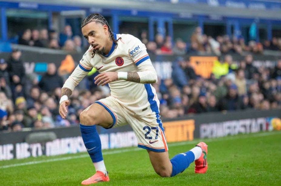 Malo Gusto playing against Everton. (Photo by MI News/NurPhoto via Getty Images)