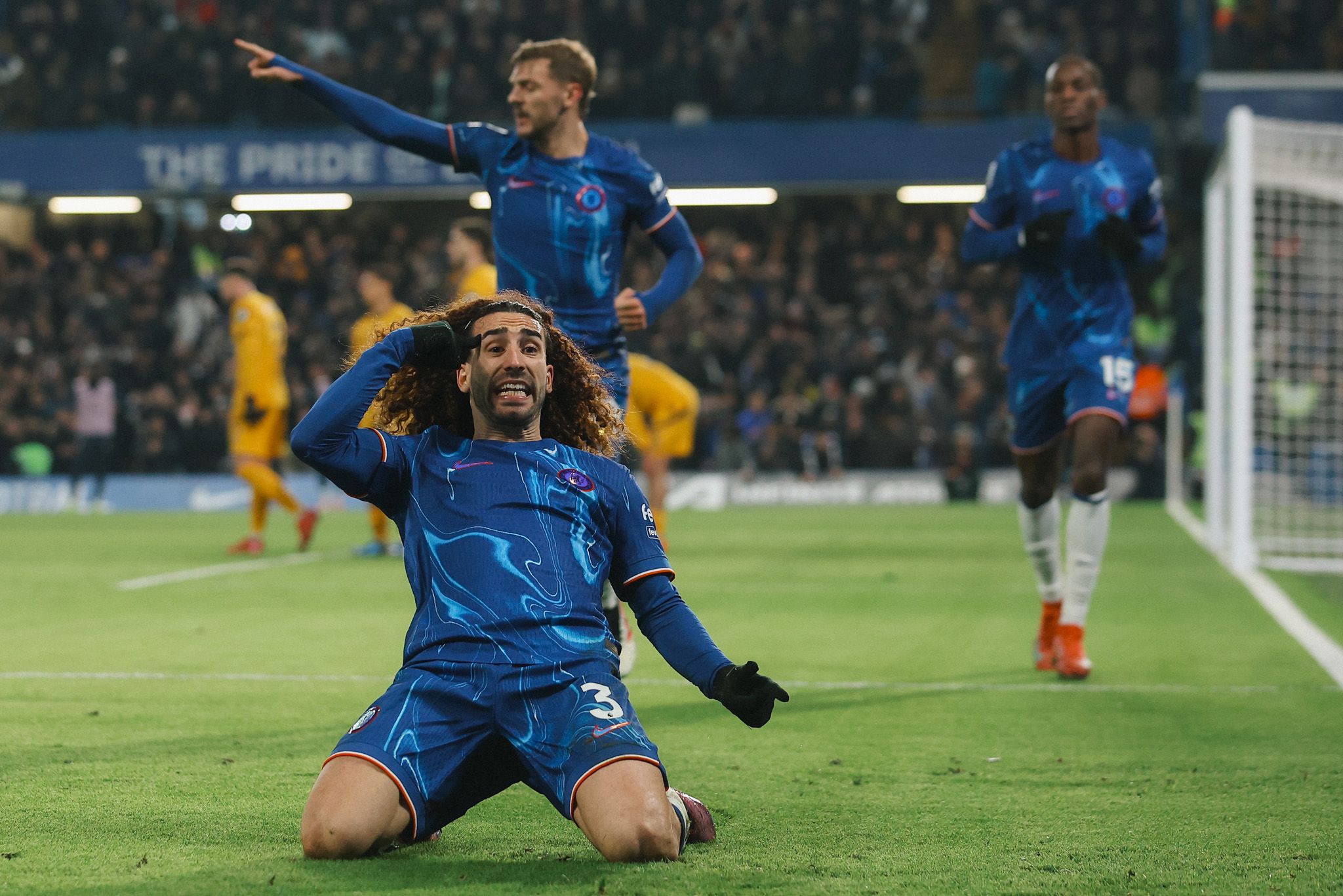 Marc Cucurella celebrates at the corner flag. (Photo by Darren Walsh/Chelsea FC)