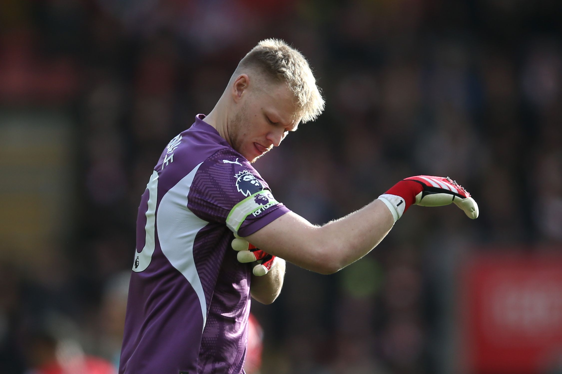 Aaron Ramsdale in action for Southampton against Brighton.