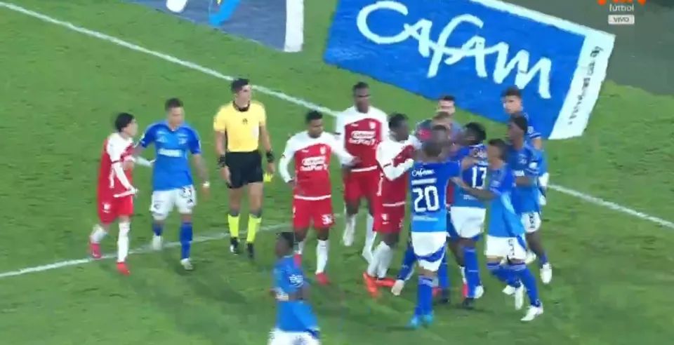 A major brawl on the pitch after Chelsea target Neyser Villarreal provokes his opponent.