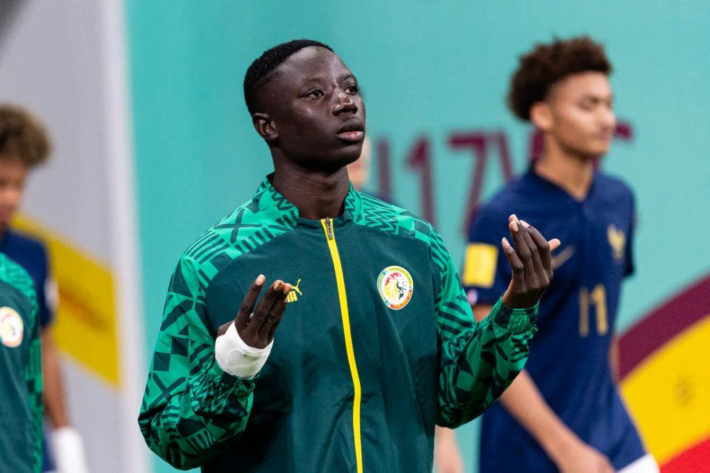 Yaya Dieme prepares for a Senegal Under 17s game. (Photo by Marcio Machado/Eurasia Sport Images/Getty Images)