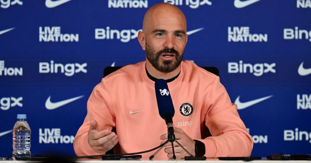 Enzo Maresca takes a Chelsea press conference.