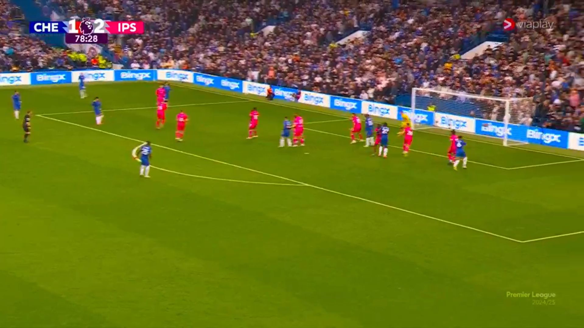 Jadon Sancho fires one into the net against Ipswich.