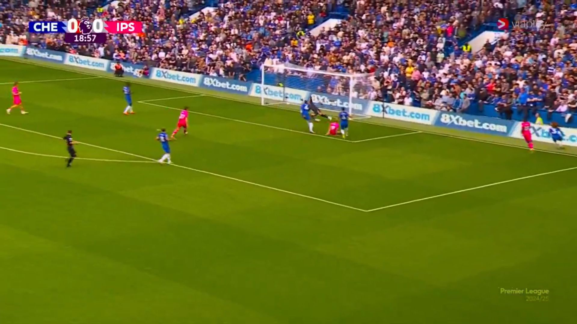 Julio Enciso scores for Ipswich.