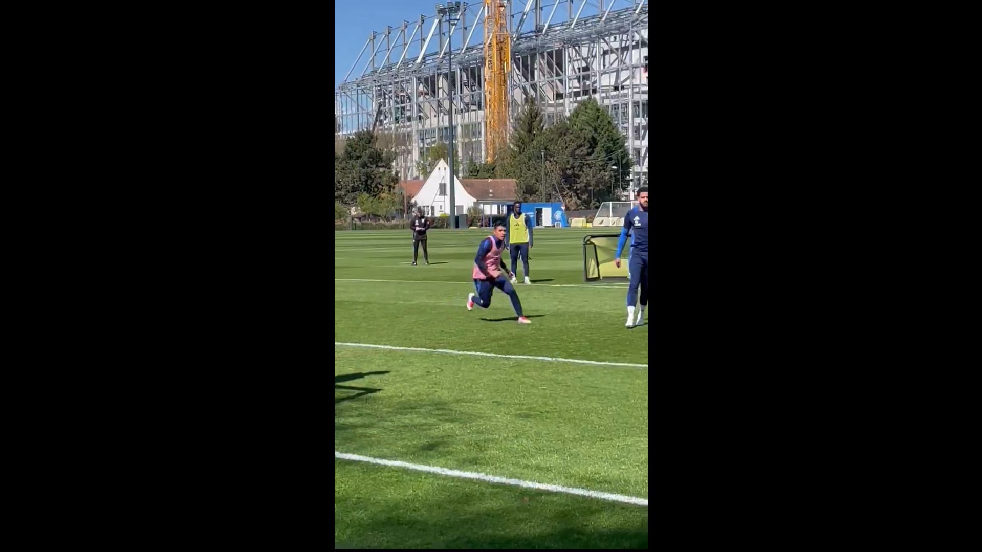 Kendry Paez trains with Strasbourg.