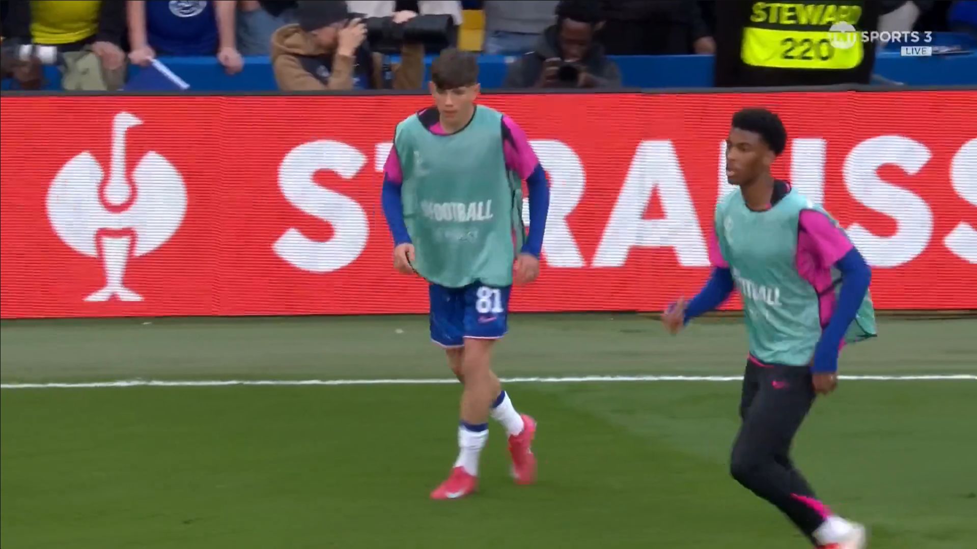 Reggie Walsh warming up for Chelsea.