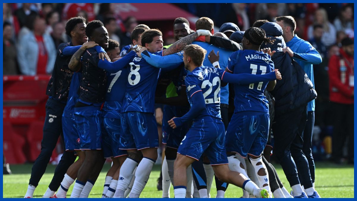 Chelsea celebrate Champions League qualification as a group.