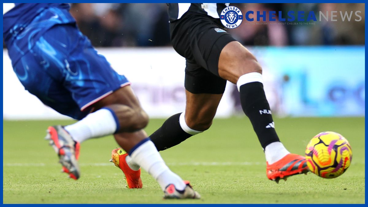 Wesley Fofana puts in a tackle.