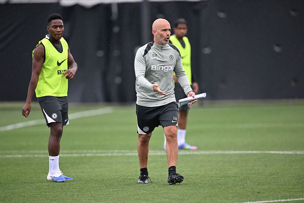 Enzo Maresca taking preseason training for Chelsea.