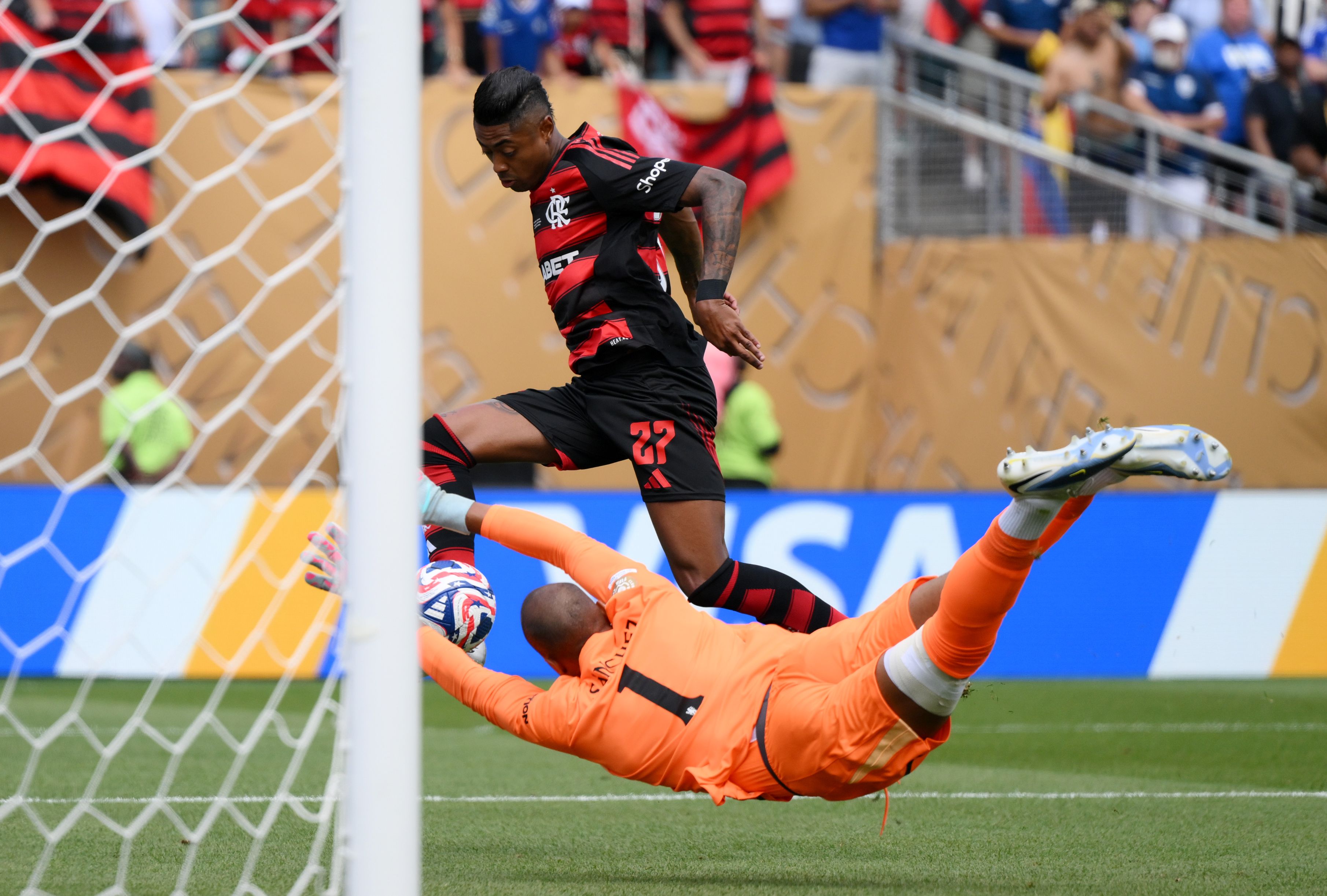 Robert Sanchez in action against Flamengo.