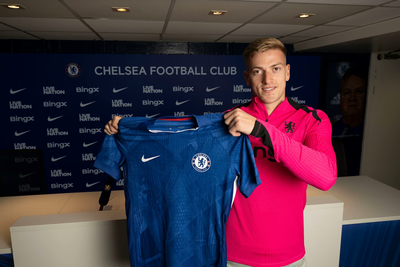 “Get back to the very top” – Liam Delap’s ambitious first words as a new Chelsea player
