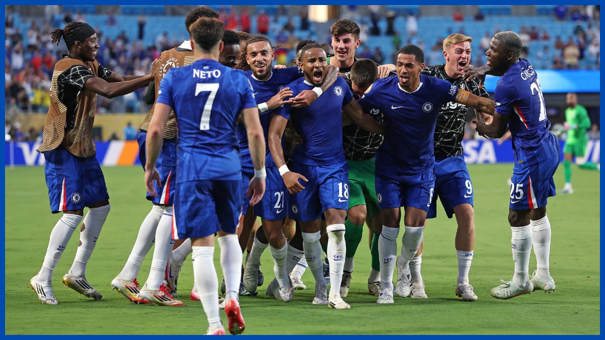 Chelsea celebrate a goal against Benfica.