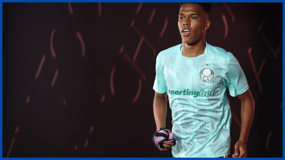Estevao Willian playing for Palmeiras.
