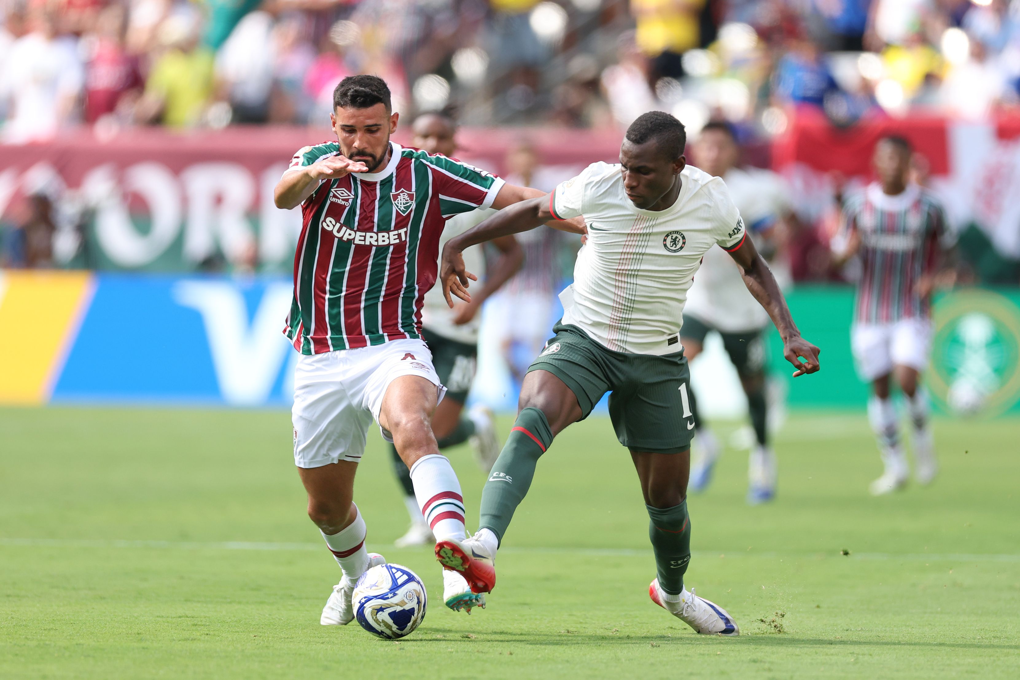 Nicolas Jackson in action against Fluminense.