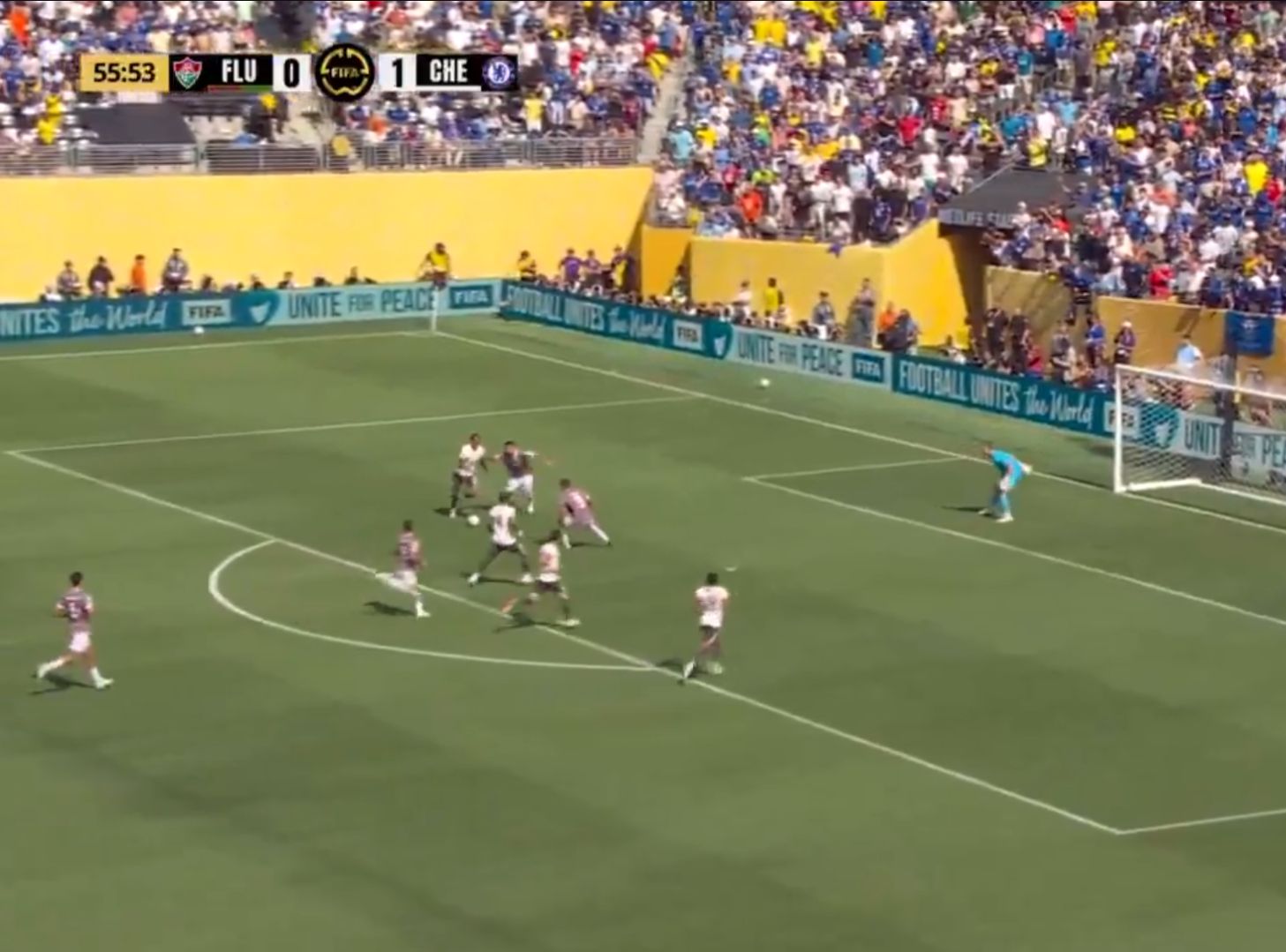 Joao Pedro smashes in his second against Fluminense.