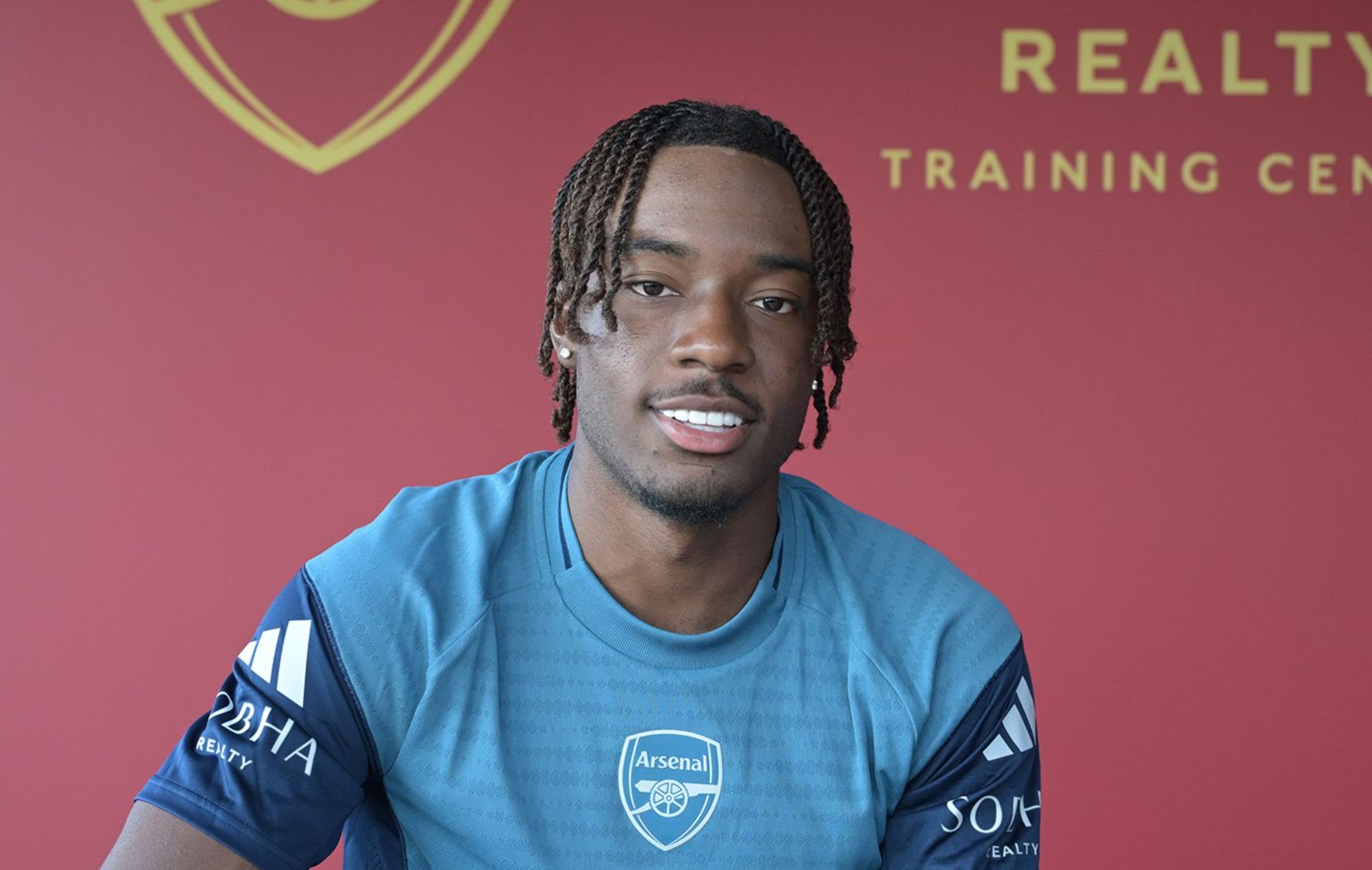 Noni Madueke completes Arsenal move.