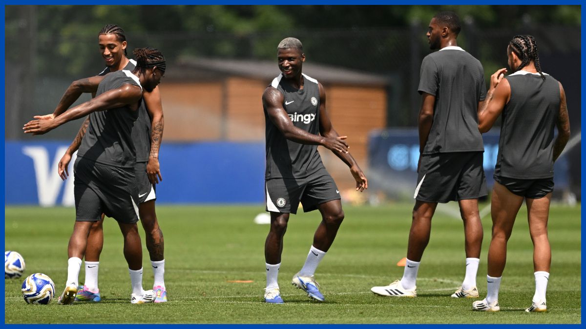 Chelsea generic group training photo.