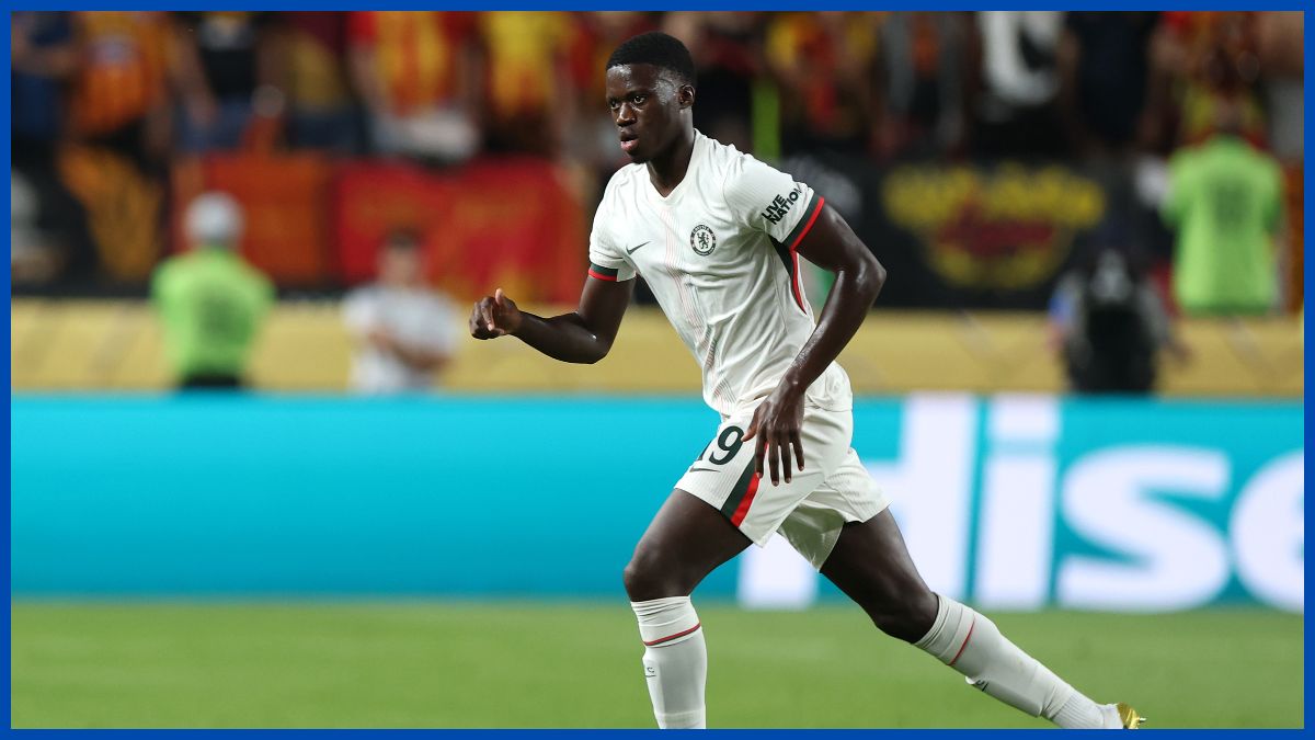 Mamadou Sarr on the ball.