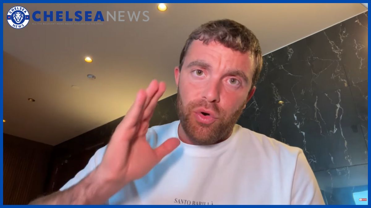 Fabrizio Romano speaks with a Chelsea News logo.
