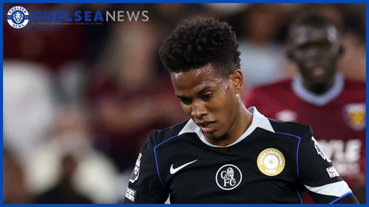 Estevao Willian on the ball.