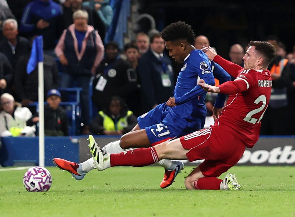 Esteva também marcou contra o Liverpool.