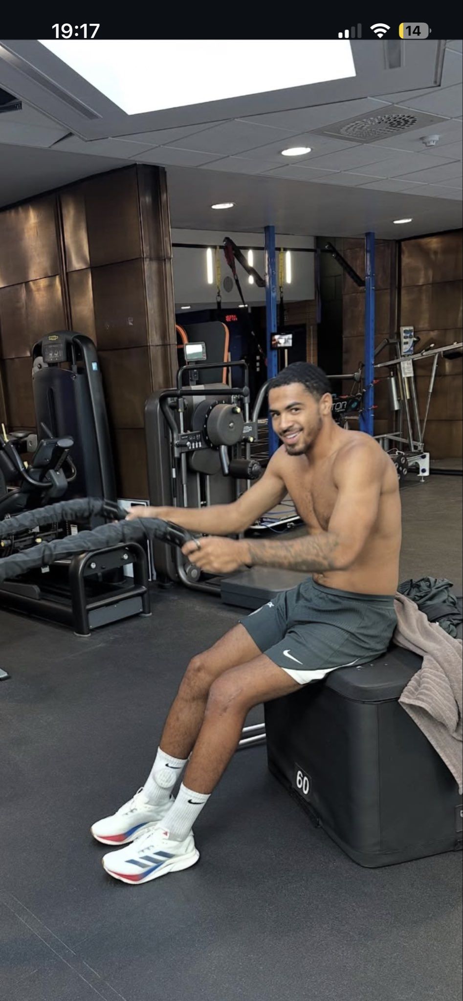 Levi-Colwill-back-in-the-gym-at-Chelsea.
