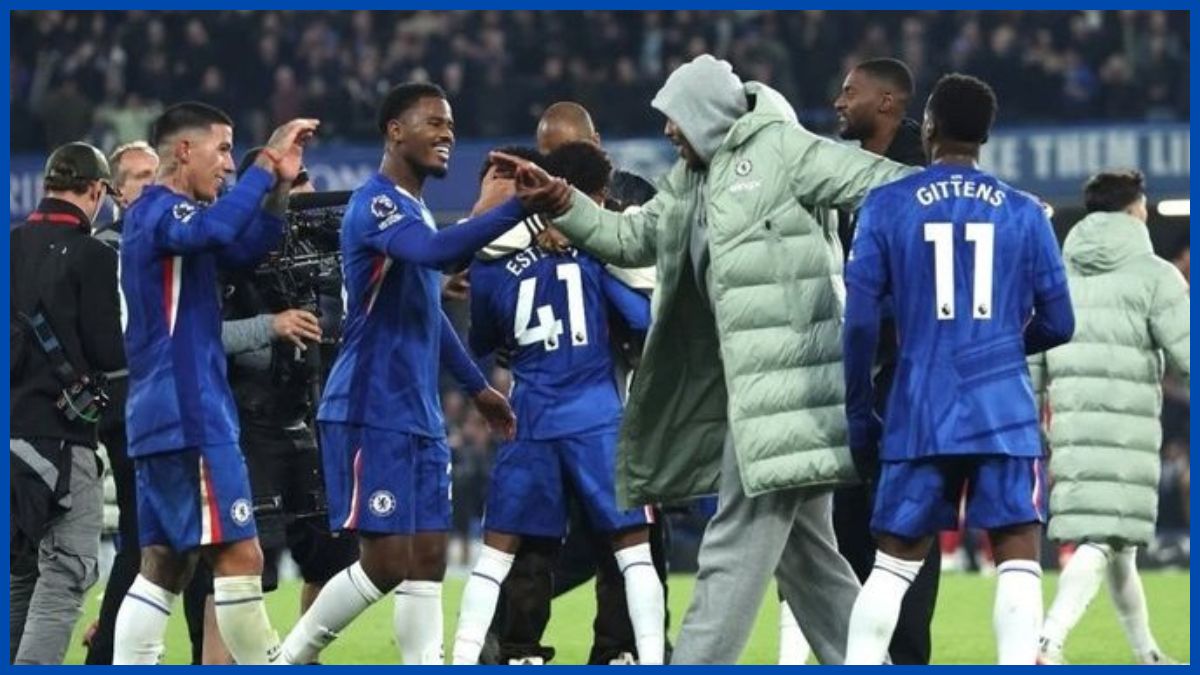 O Chelsea comemora a vitória sobre o Liverpool.