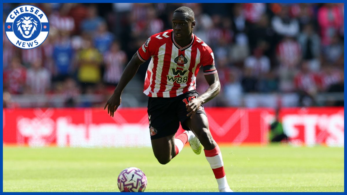 Habib Diarra runs with the ball.