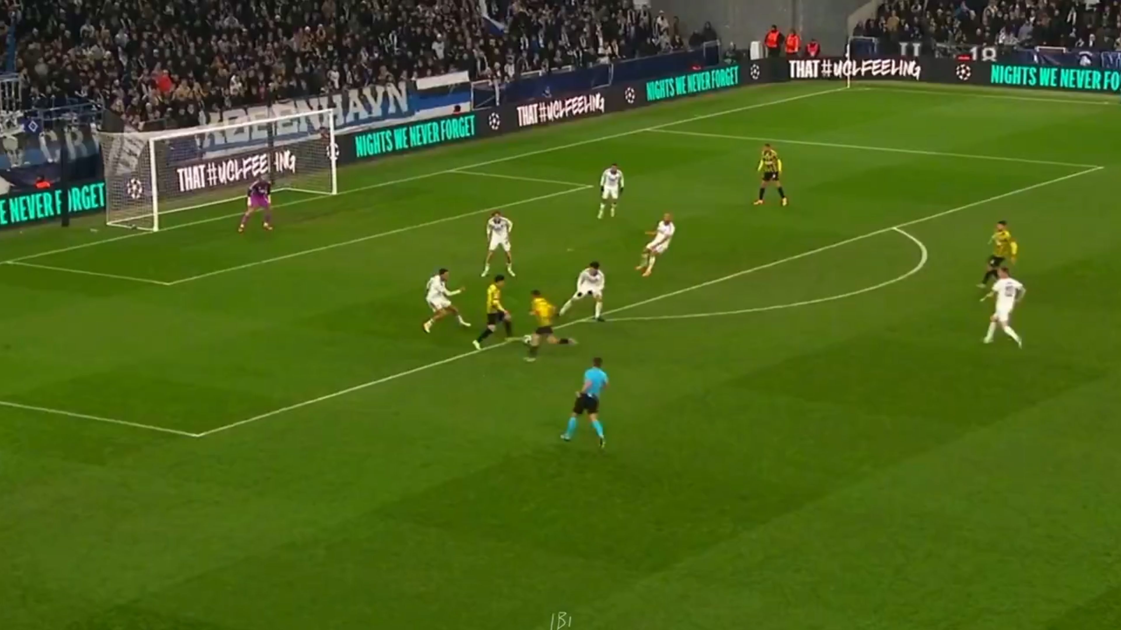 Dastan Satpaev playing in the Champions League.