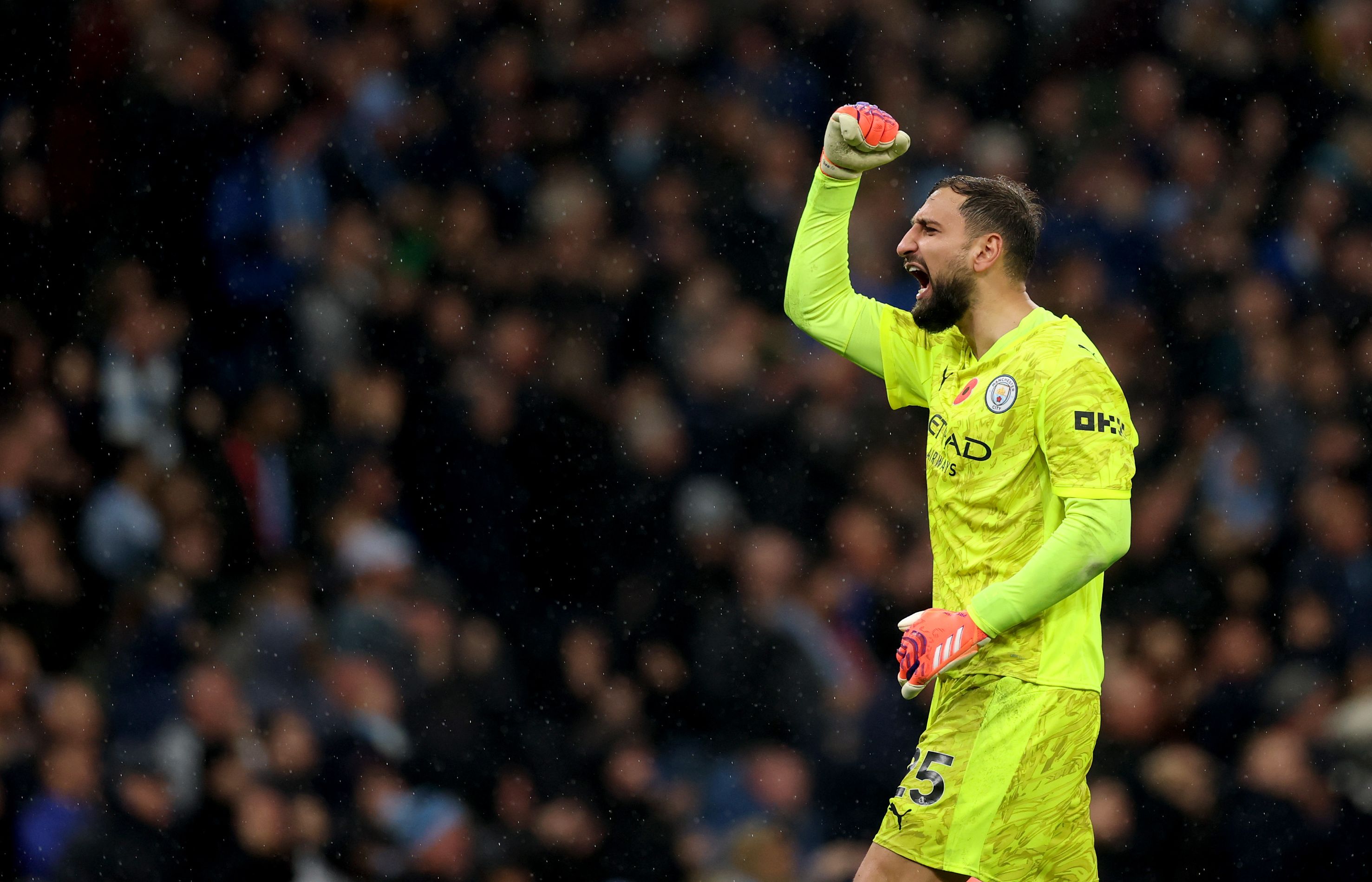 Gianluigi Donnarumma in action for Manchester City.