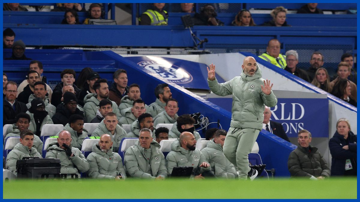 Enzo Maresca frustrado al margen.