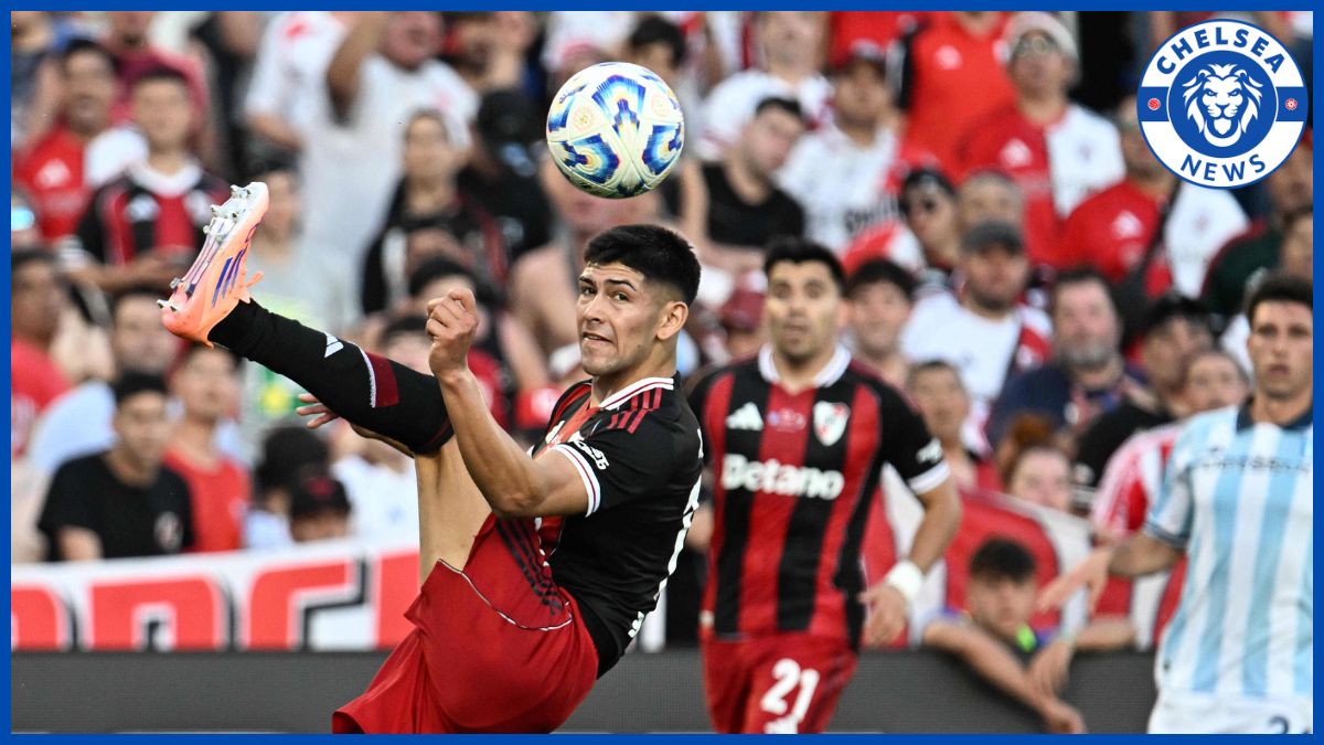 Lautaro Rivero clears the ball.